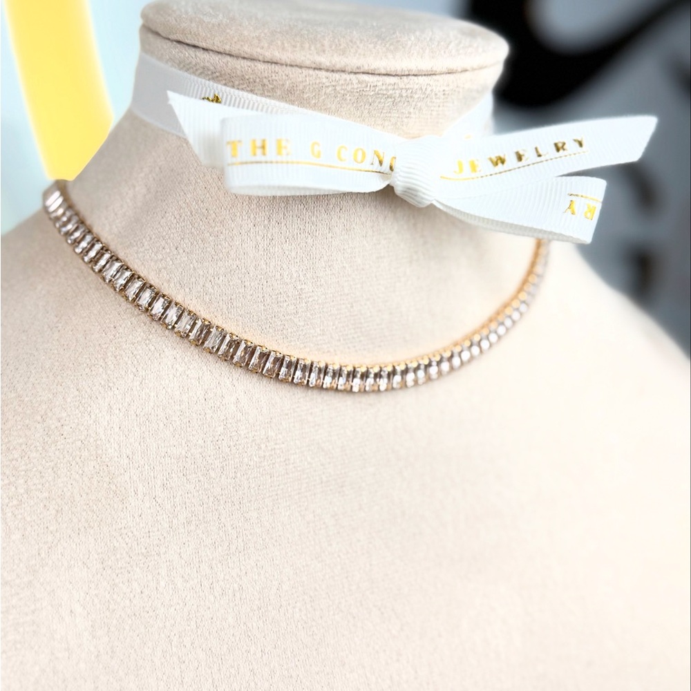 Elegant Gold and Silver Necklace